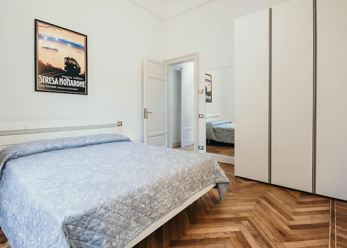 The Queen's - Candela * Stresa