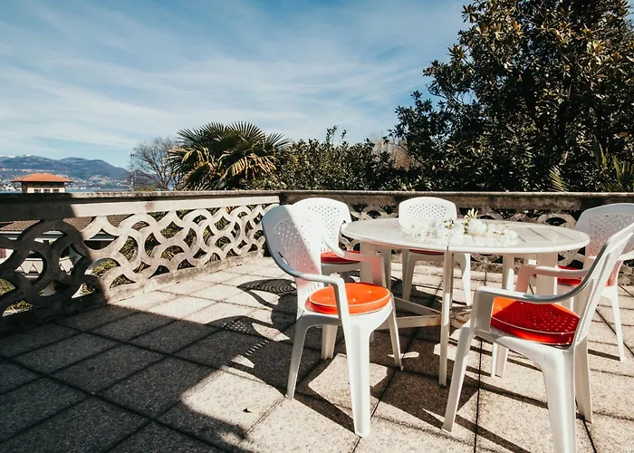 The Queen's - Candela * Stresa