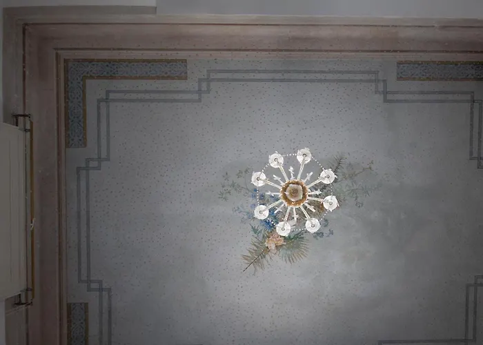 The Queen's - Candela * Stresa